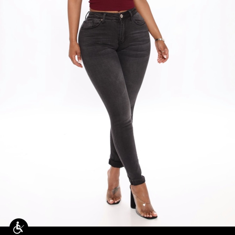 Fashionnova black leggings